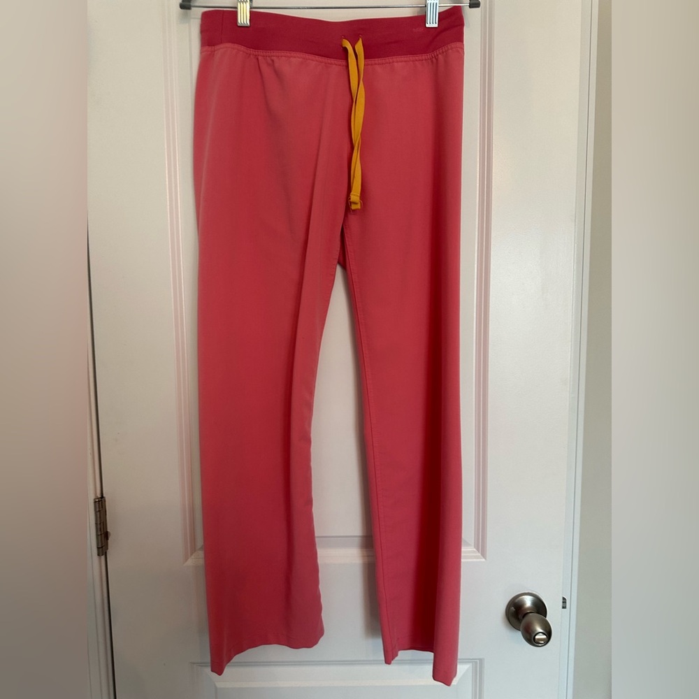 Figs scrub pants, pink, size small